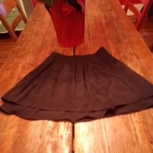 Short tiered skirt